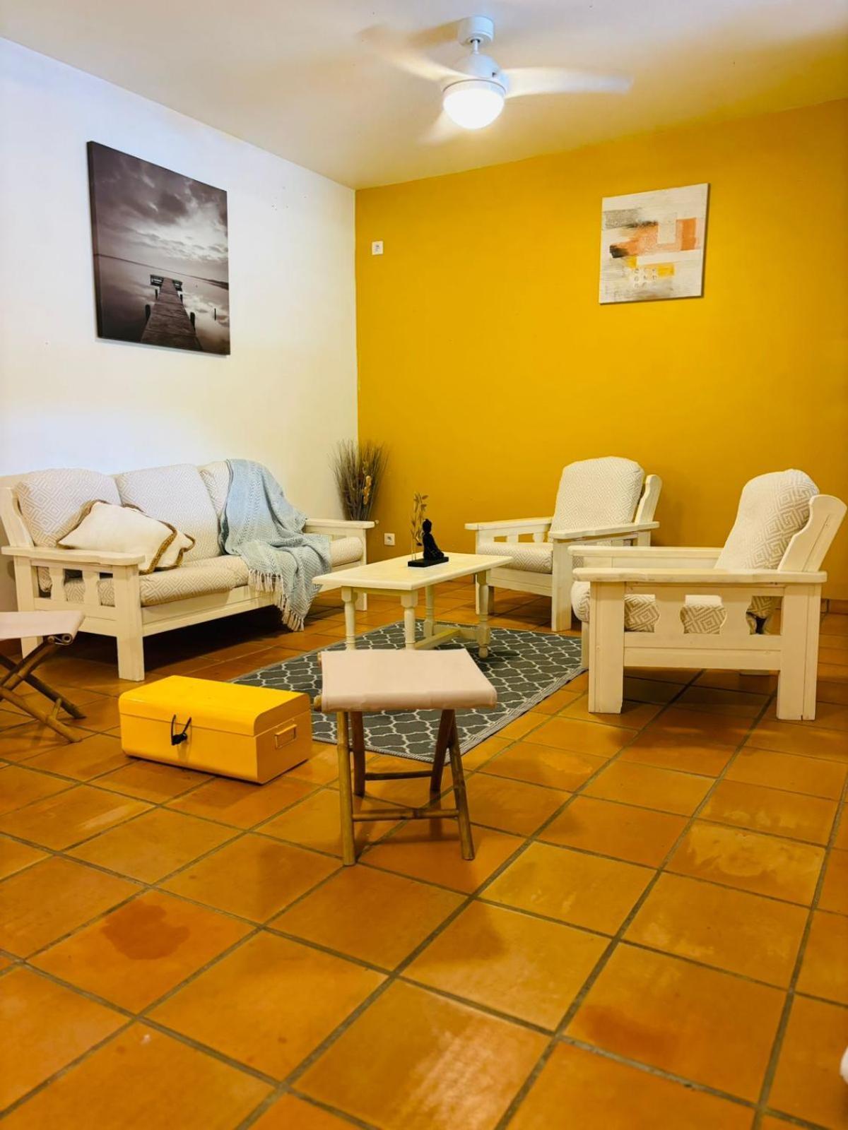Les Tuiles Rouges Villa Fort-de-France Luaran gambar